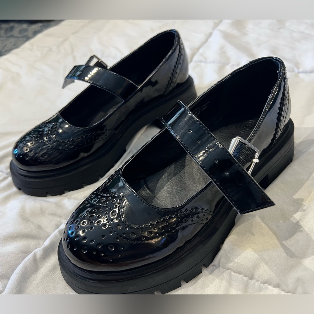 Mary Jane platforms, Urban Outfitters, patent leather, size 6, barely worn!